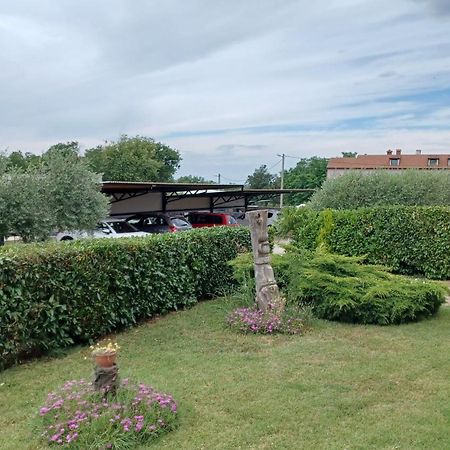 Apartments Villa Adamovic Umag Exterior foto
