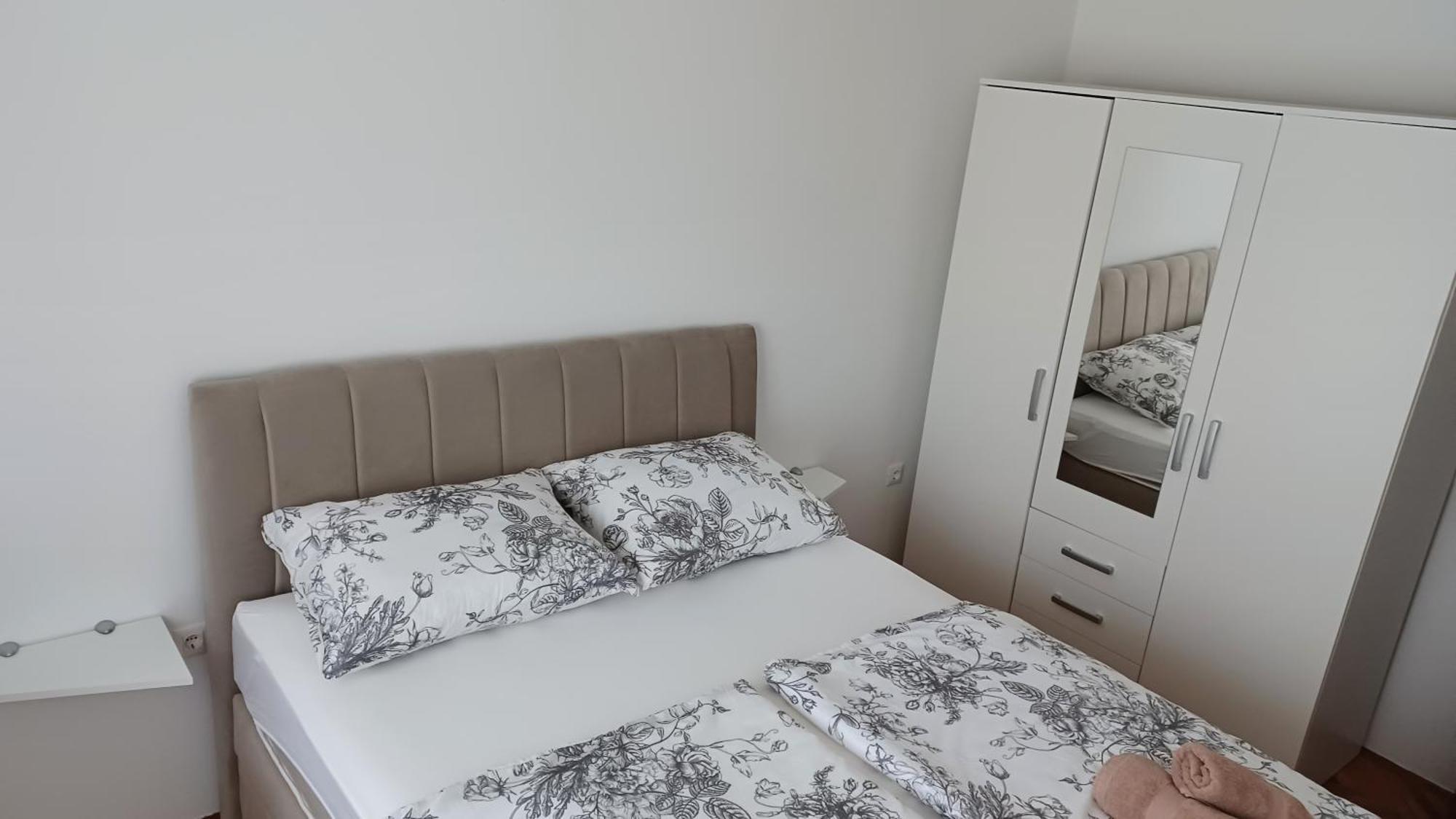 Apartments Villa Adamovic Umag Quarto foto