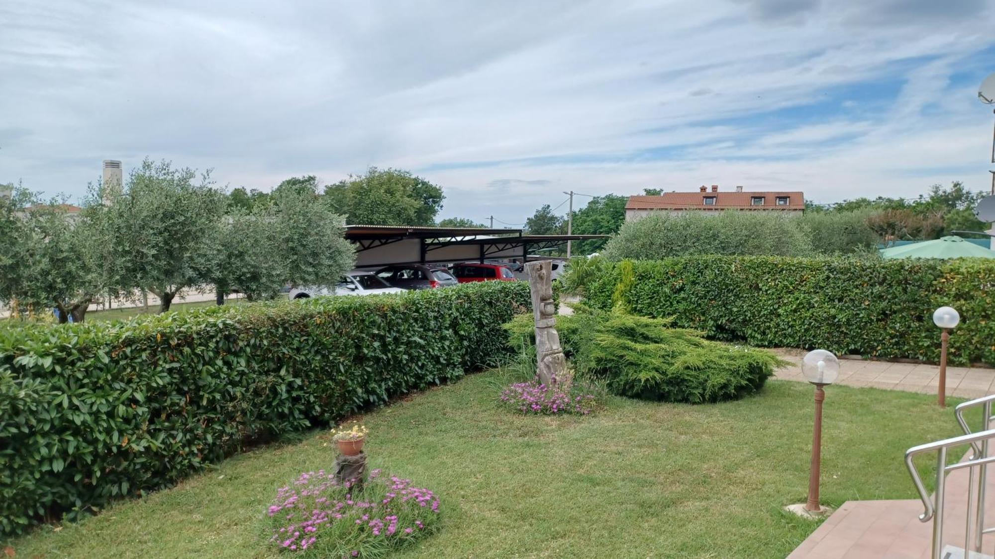 Apartments Villa Adamovic Umag Exterior foto