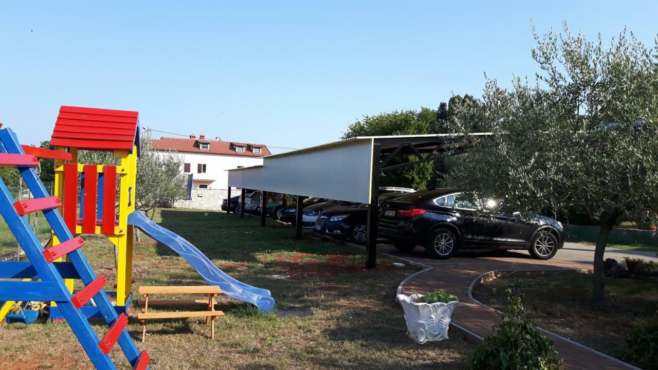 Apartments Villa Adamovic Umag Exterior foto