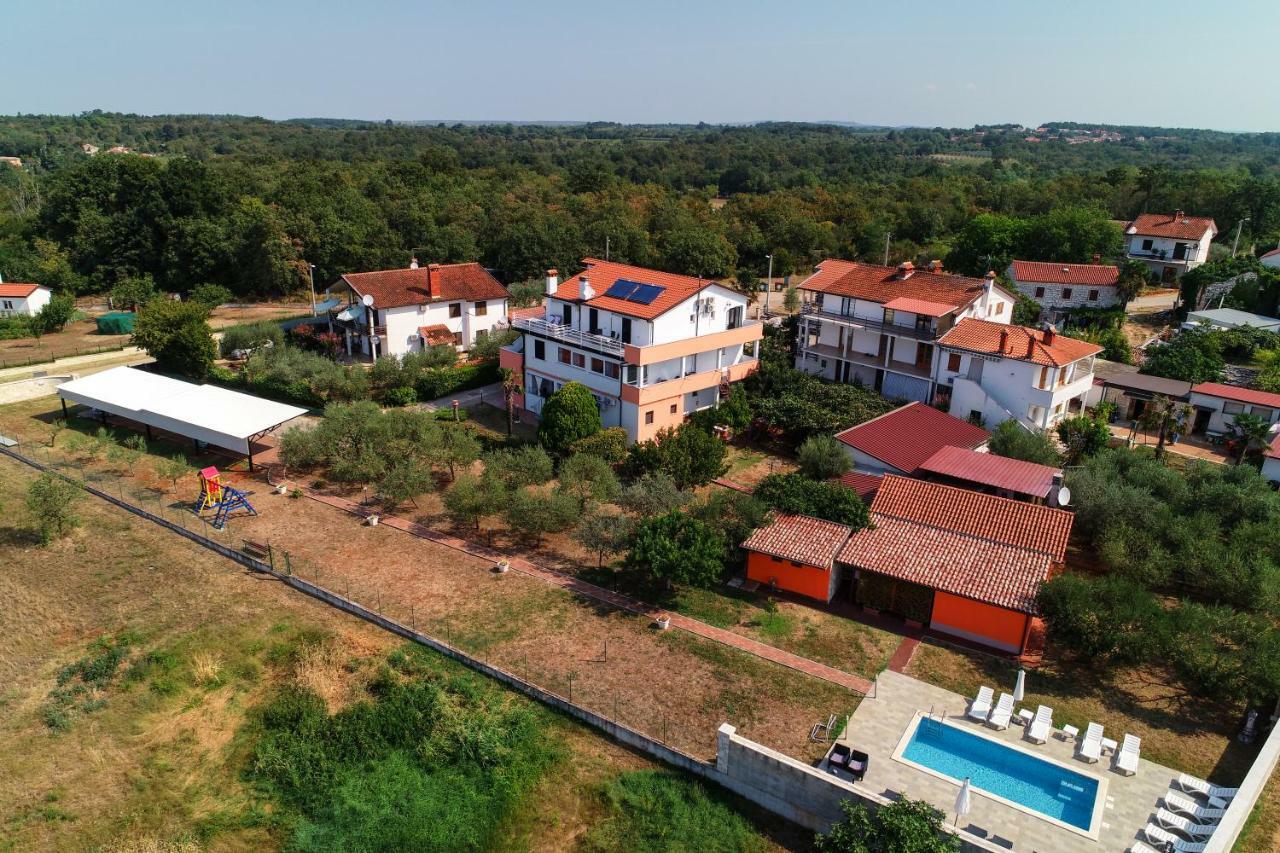 Apartments Villa Adamovic Umag Exterior foto